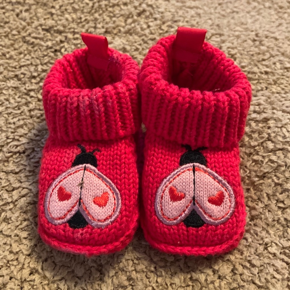 Lil love bug knot booties for infant